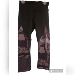 Women's Under Armour heat gear leggings